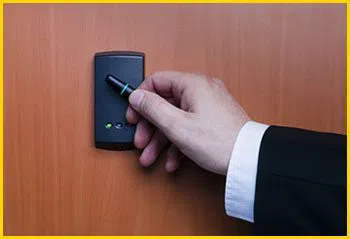 Metro Locksmith Services Chicago, IL 312-288-7664 Metro Locksmith Services Chicago, IL 312-288-7664 - 8-commercial-locksmith-store